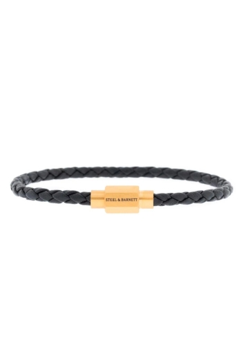 Steel and Barnett Sieraad